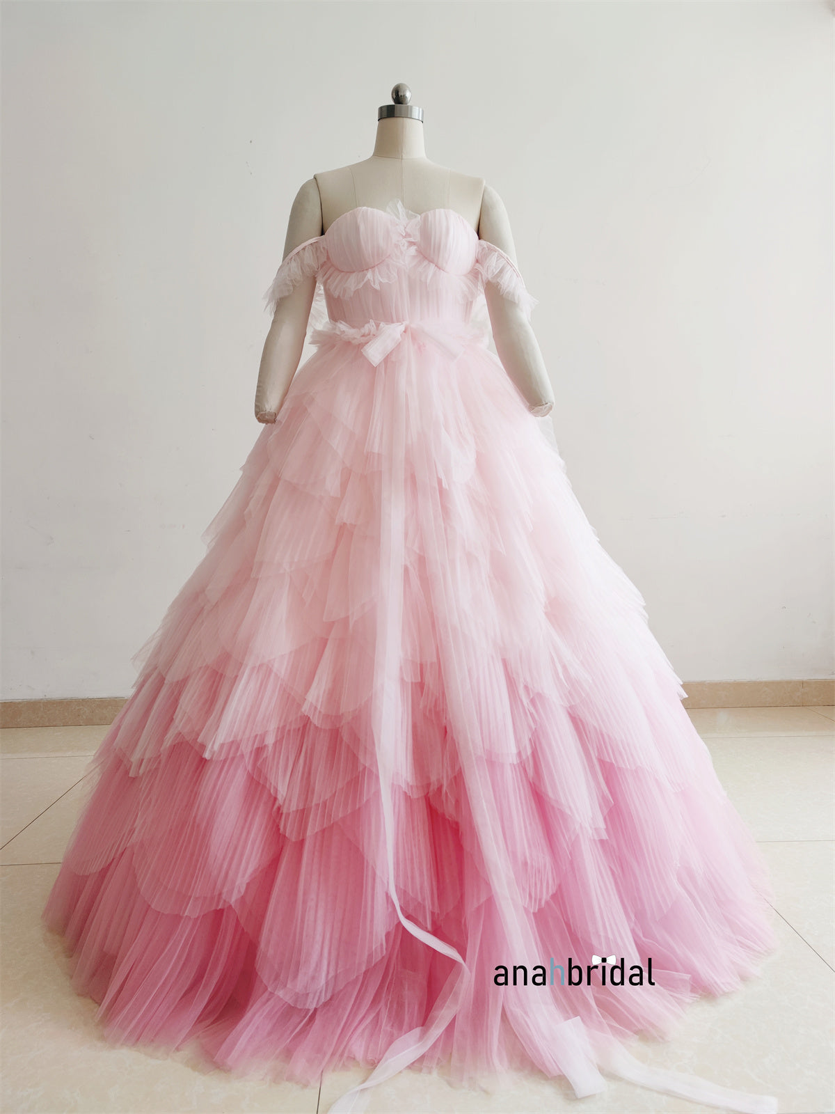 faded pink dress Soft layers, faded rose tones, and the kind of romance that feels effortlessly lived in. A dress made for slow afternoons, old streets, and moments that stay with you long after sunset