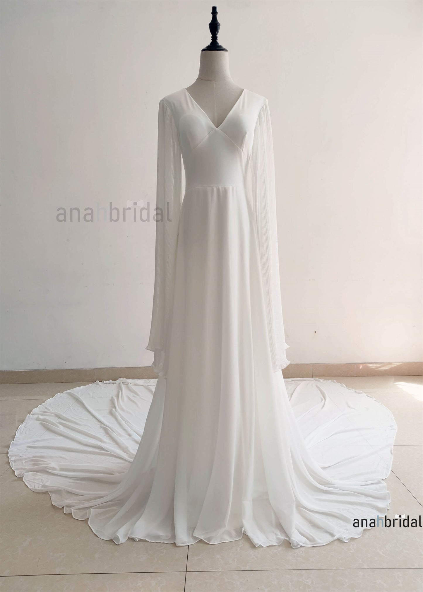 Long Sleeves Ivory Chiffon Wedding Dress With Long Train