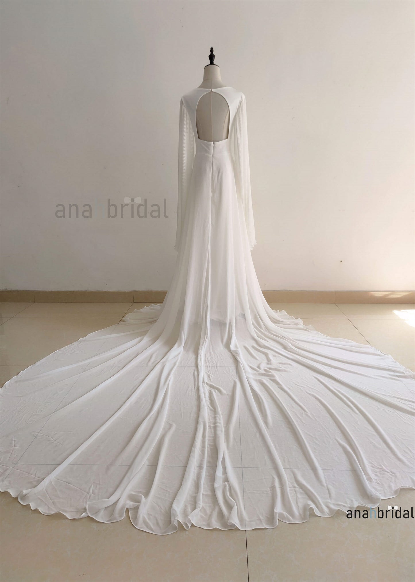 Long Sleeves Ivory Chiffon Wedding Dress With Long Train