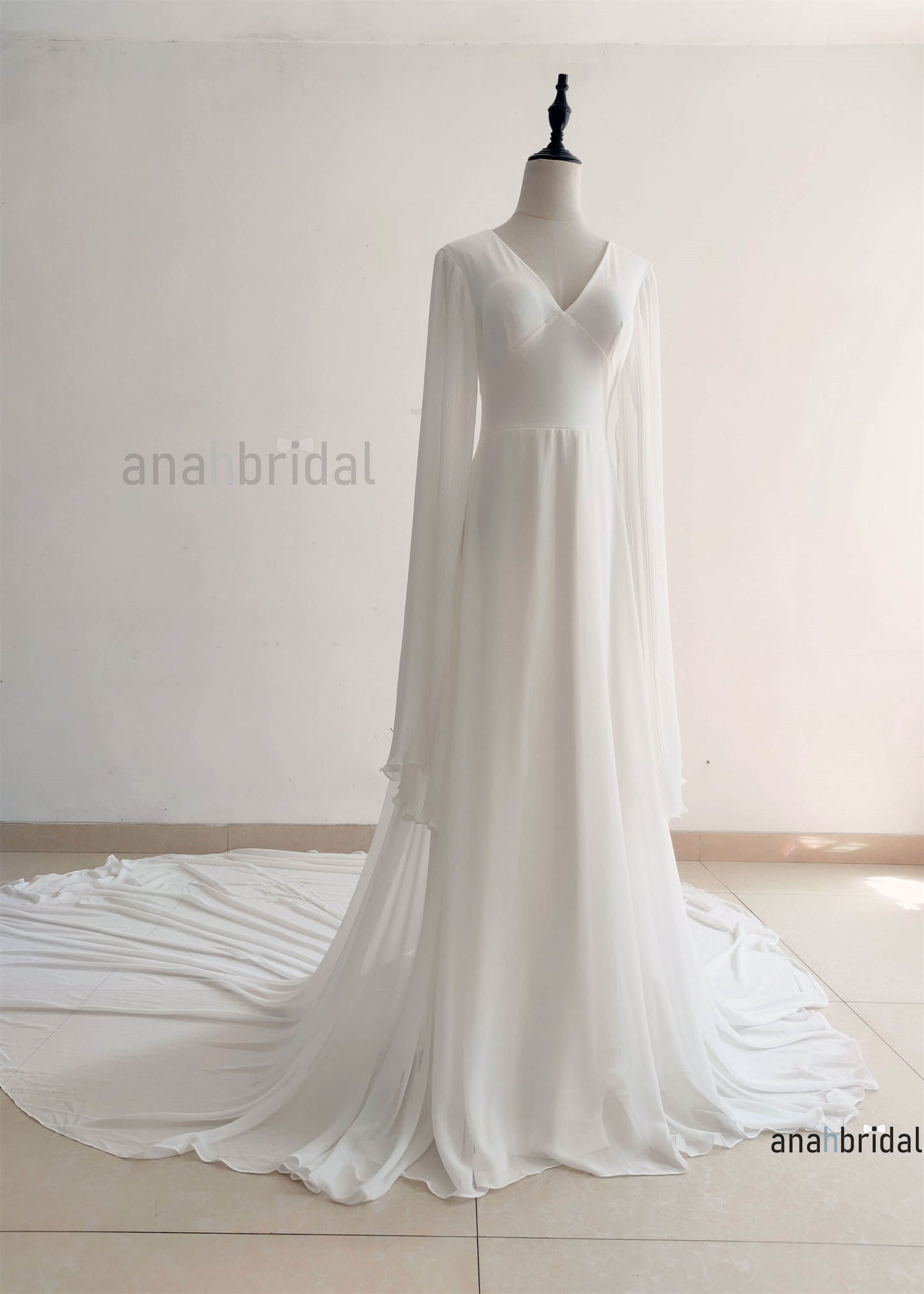 Long Sleeves Ivory Chiffon Wedding Dress With Long Train