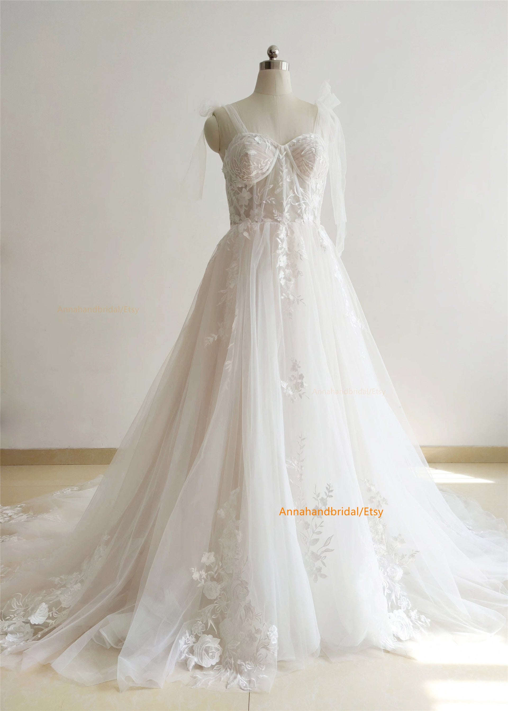 White Lace Tulle Wedding Dress – Annahandbridal
