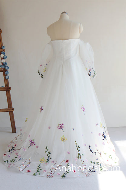 Embroidery Lace Basque Waist Wedding Dress
