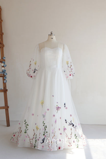 Embroidery Lace Basque Waist Wedding Dress
