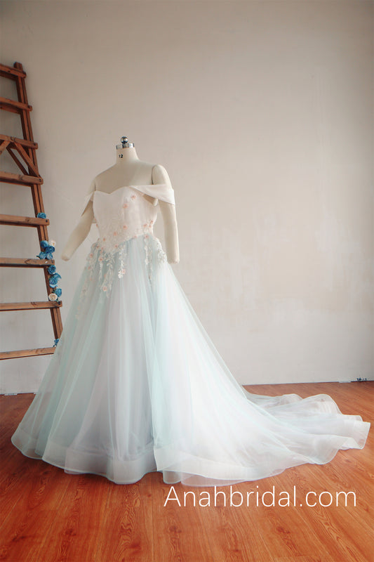 Colorful Embroidery Lace Basque Waist Wedding Dress