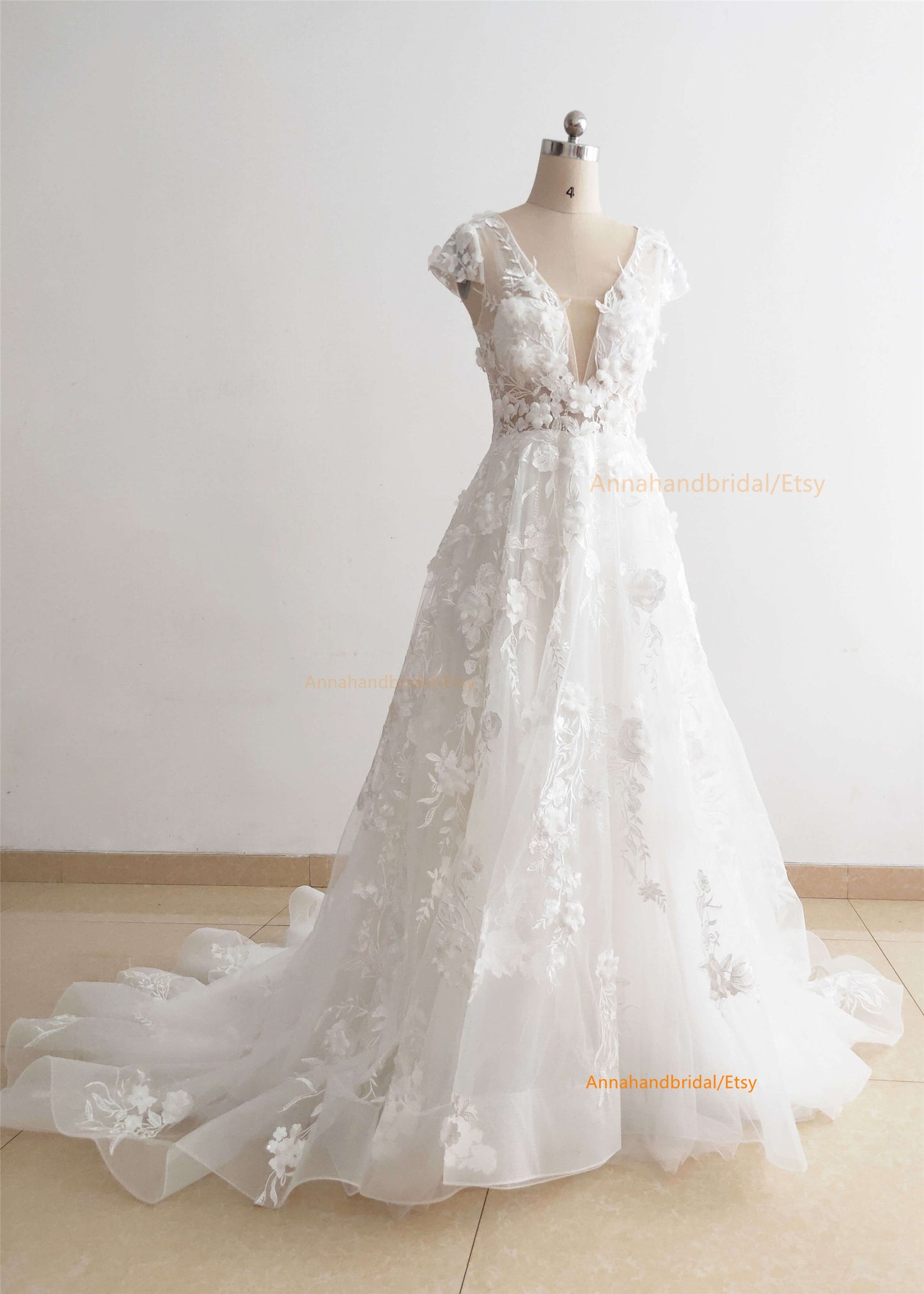 Ivory Floral Lace Bridal Gown//3D Flowers Bridal Dress