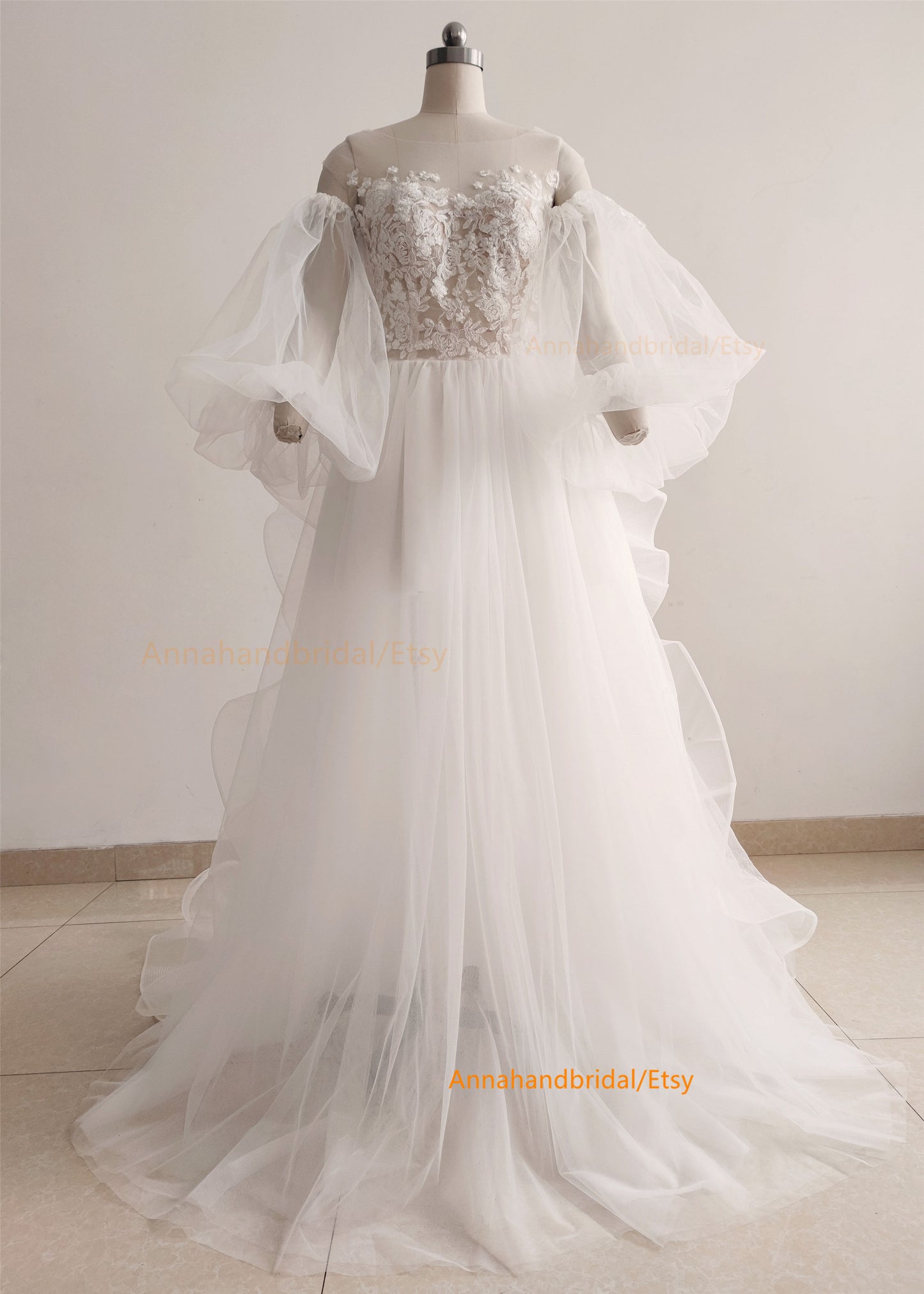 White Lace Tulle Fashionable Bridal Dress